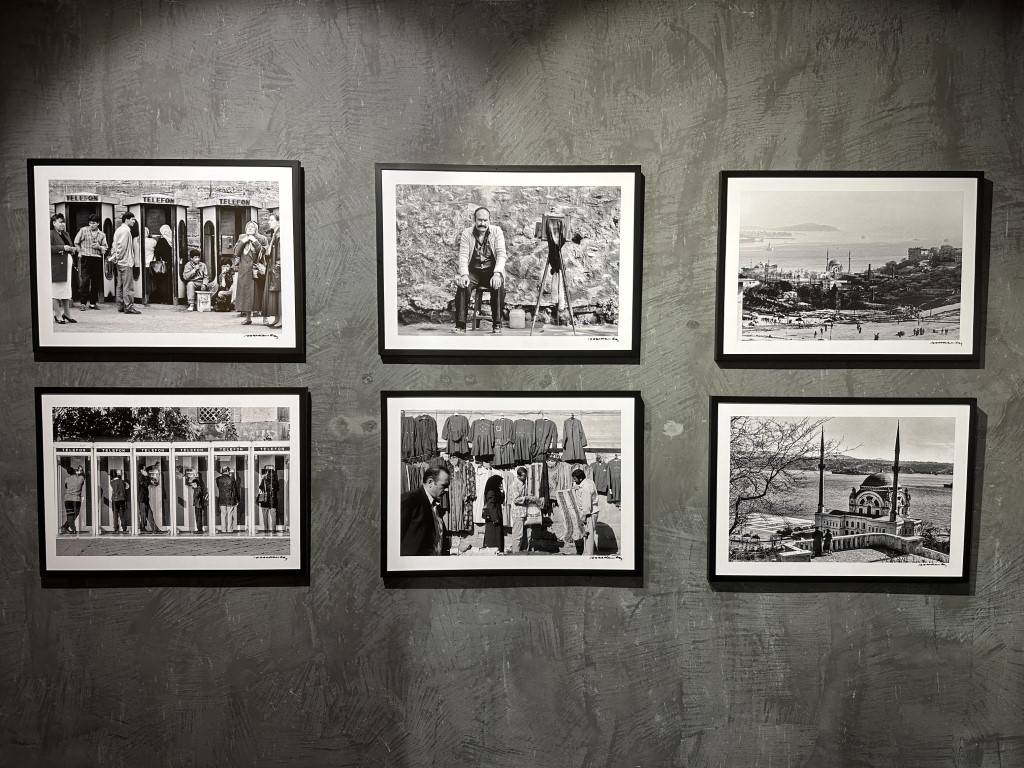 İzzet Keribar'ın "Efsunlu Şehir" sergisi sanatseverlerle buluştu 11